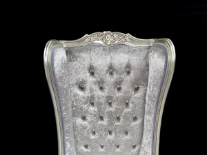112 A SILVER LEAF ORNATE FEATURE HIGH BACK PORTERS ARM THRONE CHAIR IN SILVER GREY CRUSHED VELVET CRYSTAL BUTTONS